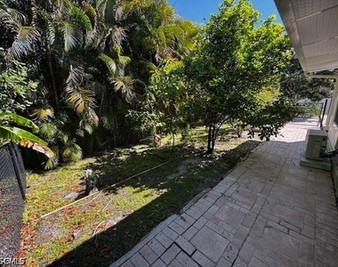 8409 Tahiti Road - Photo Thumbnail 21
