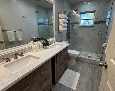8409 Tahiti Road - Photo Thumbnail 12