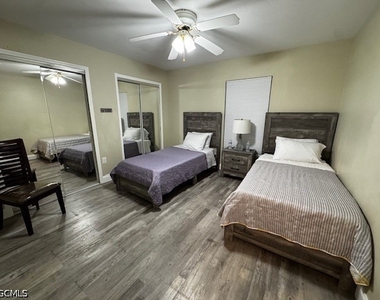 8409 Tahiti Road - Photo Thumbnail 13
