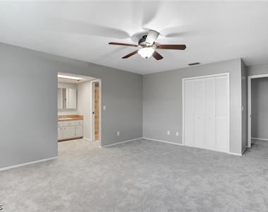 1203 Sw 48th Terrace - Photo Thumbnail 19