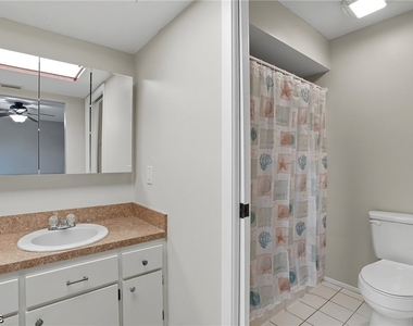 1203 Sw 48th Terrace - Photo Thumbnail 22