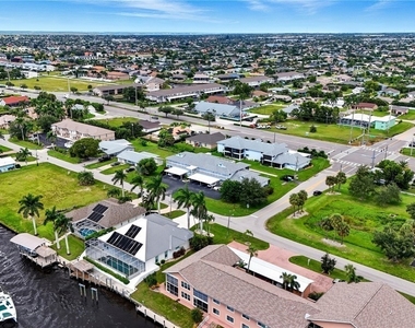 1203 Sw 48th Terrace - Photo Thumbnail 2