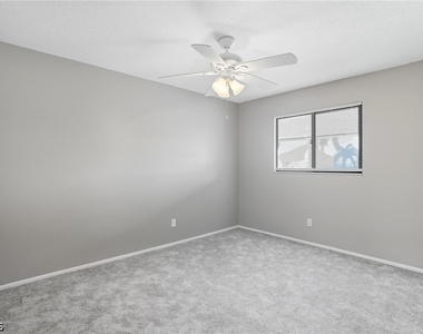 1203 Sw 48th Terrace - Photo Thumbnail 24