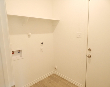 230 Northlawn - Photo Thumbnail 13