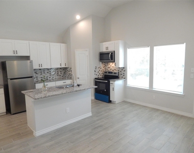 230 Northlawn - Photo Thumbnail 10