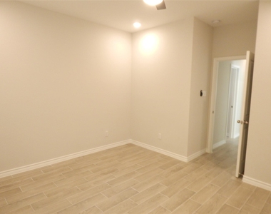 230 Northlawn - Photo Thumbnail 23