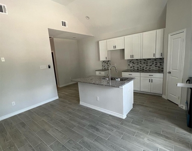 230 Northlawn - Photo Thumbnail 32