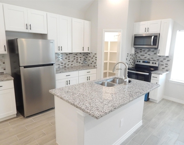 230 Northlawn - Photo Thumbnail 3