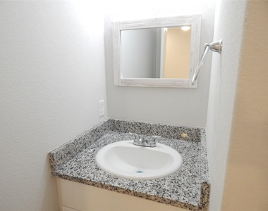 230 Northlawn - Photo Thumbnail 21