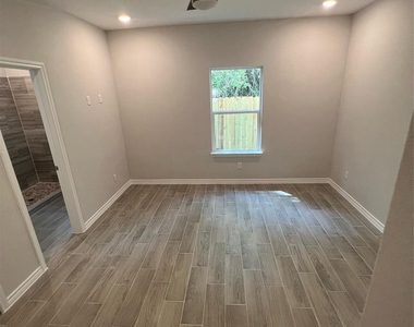 230 Northlawn - Photo Thumbnail 27