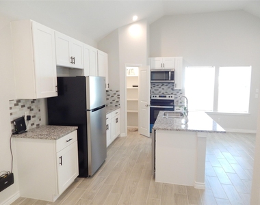 230 Northlawn - Photo Thumbnail 6