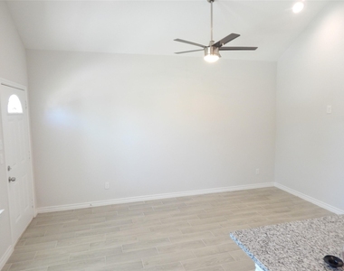230 Northlawn - Photo Thumbnail 9