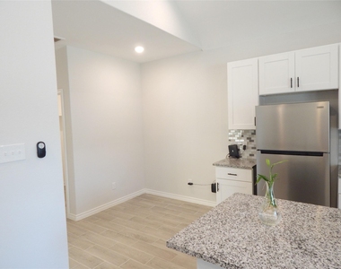 230 Northlawn - Photo Thumbnail 5