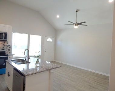 230 Northlawn - Photo Thumbnail 11