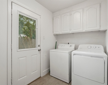 1219 Wisterwood Drive - Photo Thumbnail 14