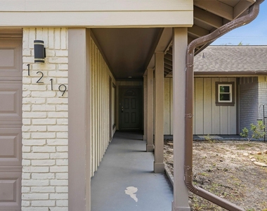 1219 Wisterwood Drive - Photo Thumbnail 23