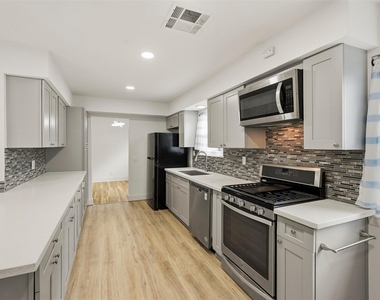 1219 Wisterwood Drive - Photo Thumbnail 6