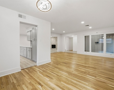 1219 Wisterwood Drive - Photo Thumbnail 13