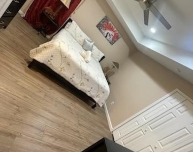 3421 Jeffcott Street - Photo Thumbnail 6