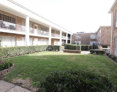 2101 Fountain View Drive - Photo Thumbnail 17