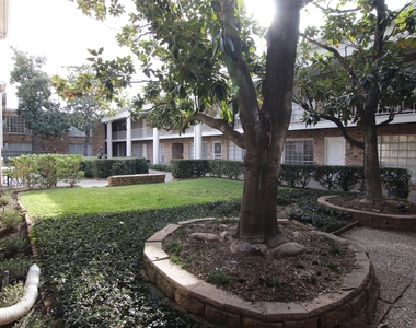 2101 Fountain View Drive - Photo Thumbnail 15