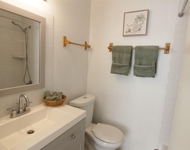 2101 Fountain View Drive - Photo Thumbnail 13