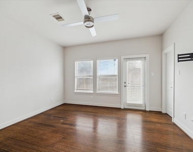 3041 Clinton Drive - Photo Thumbnail 10
