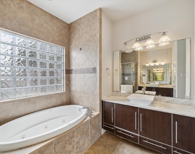 3041 Clinton Drive - Photo Thumbnail 16