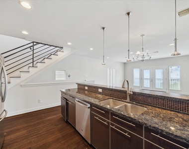 3041 Clinton Drive - Photo Thumbnail 13