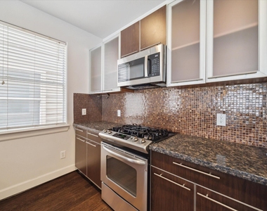 3041 Clinton Drive - Photo Thumbnail 12