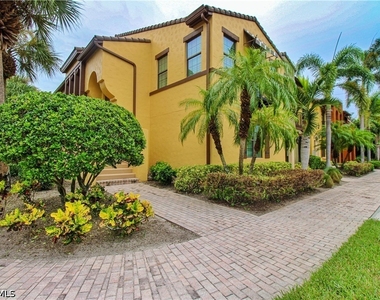 9054 Capistrano Street N - Photo Thumbnail 5