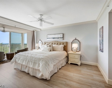 6849 Grenadier Boulevard - Photo Thumbnail 14