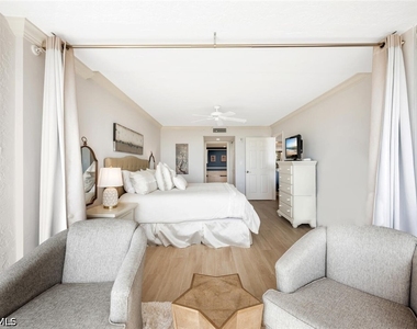 6849 Grenadier Boulevard - Photo Thumbnail 17