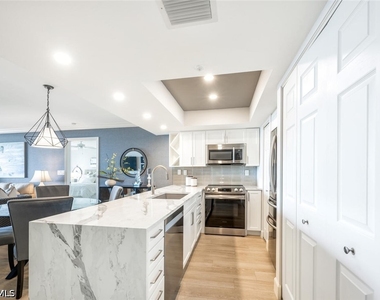 6849 Grenadier Boulevard - Photo Thumbnail 10