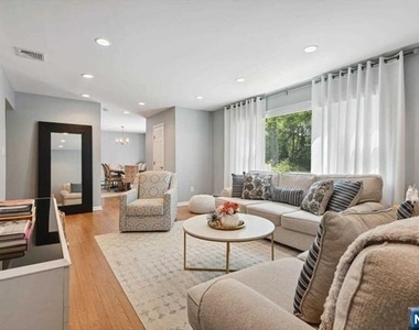 204 Deerfield - Photo Thumbnail 8