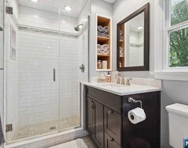 204 Deerfield - Photo Thumbnail 13