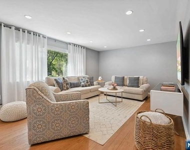 204 Deerfield - Photo Thumbnail 7