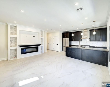 208 Nwk Pompton - Photo Thumbnail 1