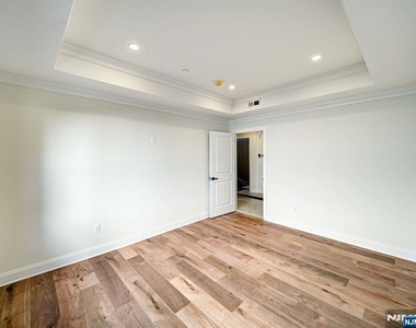 208 Nwk Pompton - Photo Thumbnail 6