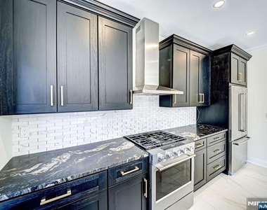 208 Nwk Pompton - Photo Thumbnail 4