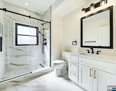 208 Nwk Pompton - Photo Thumbnail 7