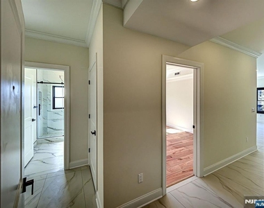 208 Nwk Pompton - Photo Thumbnail 10