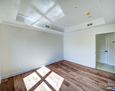 208 Nwk Pompton - Photo Thumbnail 9