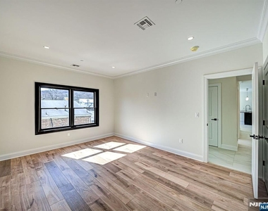 208 Nwk Pompton - Photo Thumbnail 5