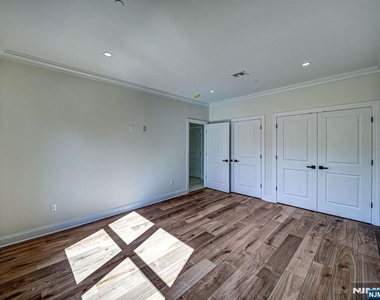 208 Nwk Pompton - Photo Thumbnail 6