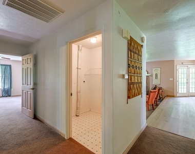 8 Vick Road - Photo Thumbnail 14