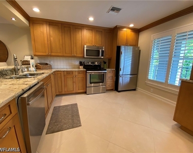 9101 Vanderbilt Drive - Photo Thumbnail 2