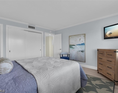 3200 Gulf Shore Boulevard N - Photo Thumbnail 14