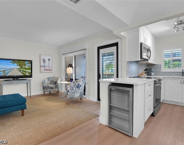 3200 Gulf Shore Boulevard N - Photo Thumbnail 11