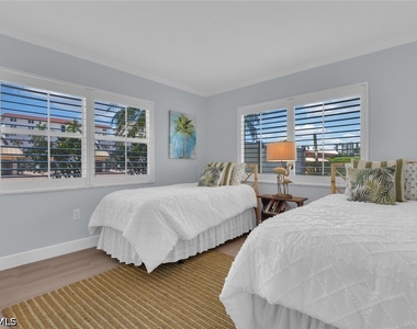 3200 Gulf Shore Boulevard N - Photo Thumbnail 16